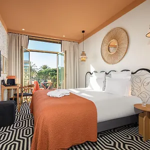 *** Hotel 1er Francia